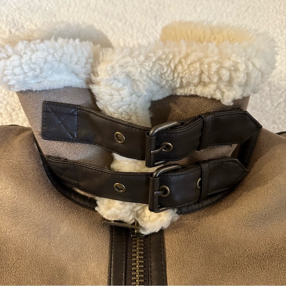 ZARA double face fleece vest (size small) - Picture 6 of 7